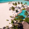 Maldives, Ari Atoll, Constance Halaveli beach, pool