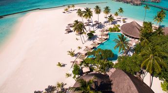 Maldives, Ari Atoll, Constance Halaveli beach, pool