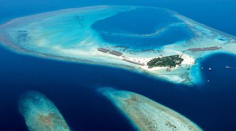 Maldives, North Ari Atoll, Constance Moofushi, aerial